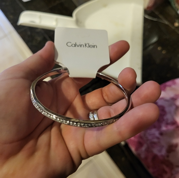 Calvin Klein NWT Swarovski Bangle - Picture 2 of 5